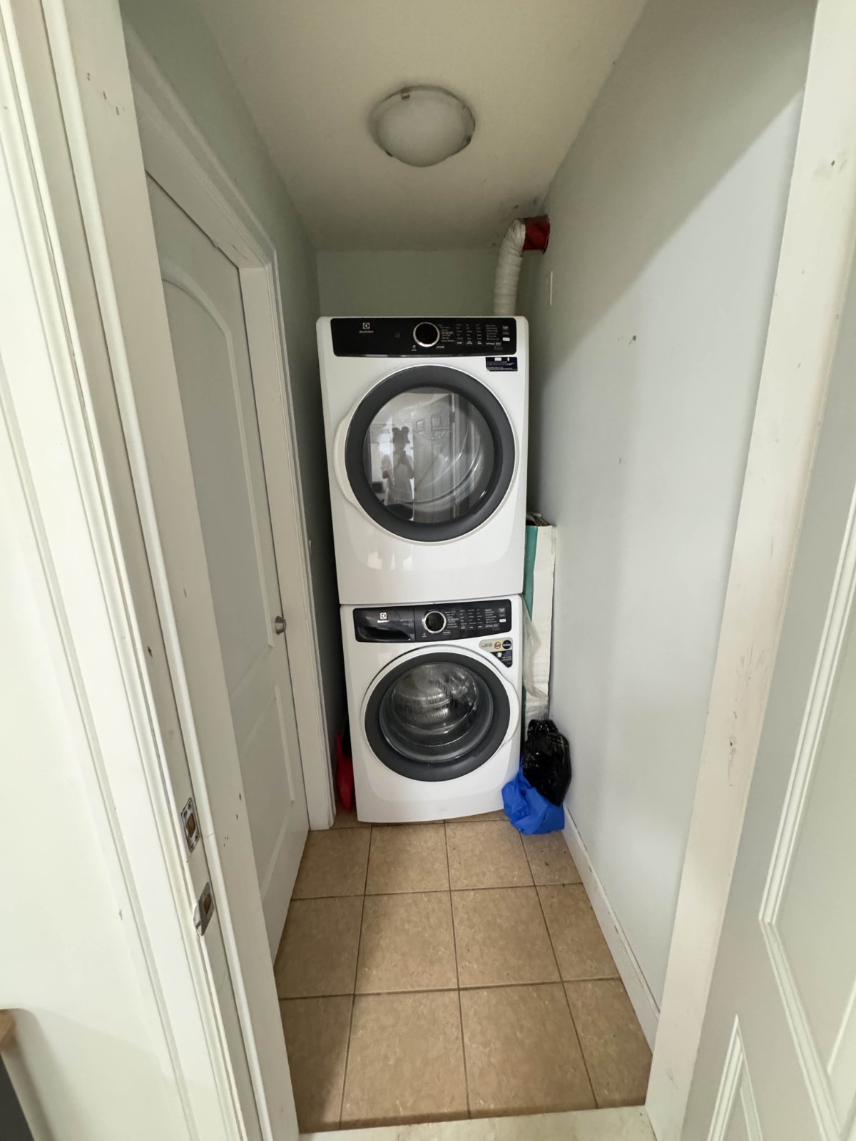 Room in House for Rent - 3361 Wellington Ave, Vancouver, BC 5