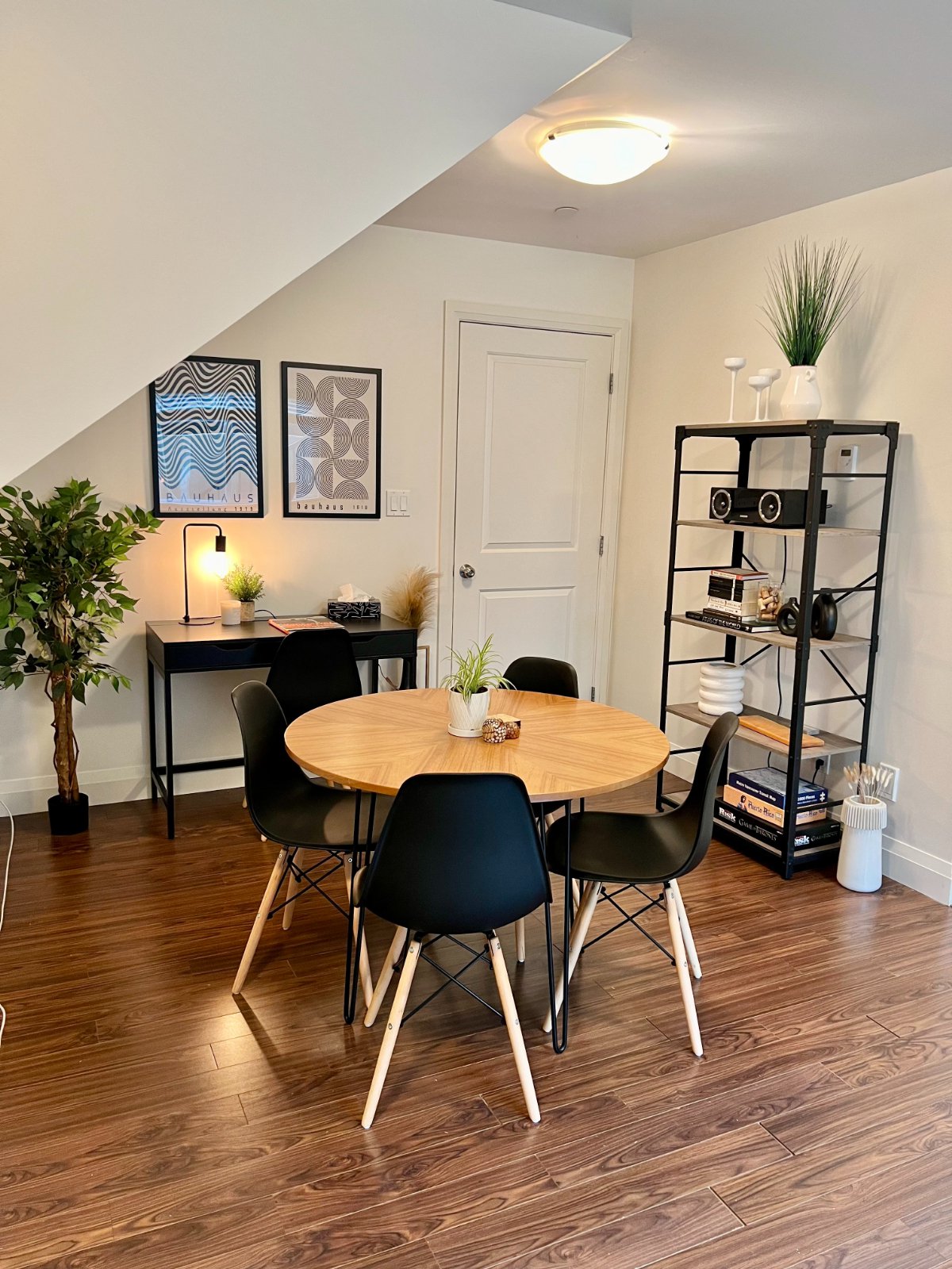 2 Bedroom Basement Suite for Rent - E 17th Ave, Vancouver, BC 2