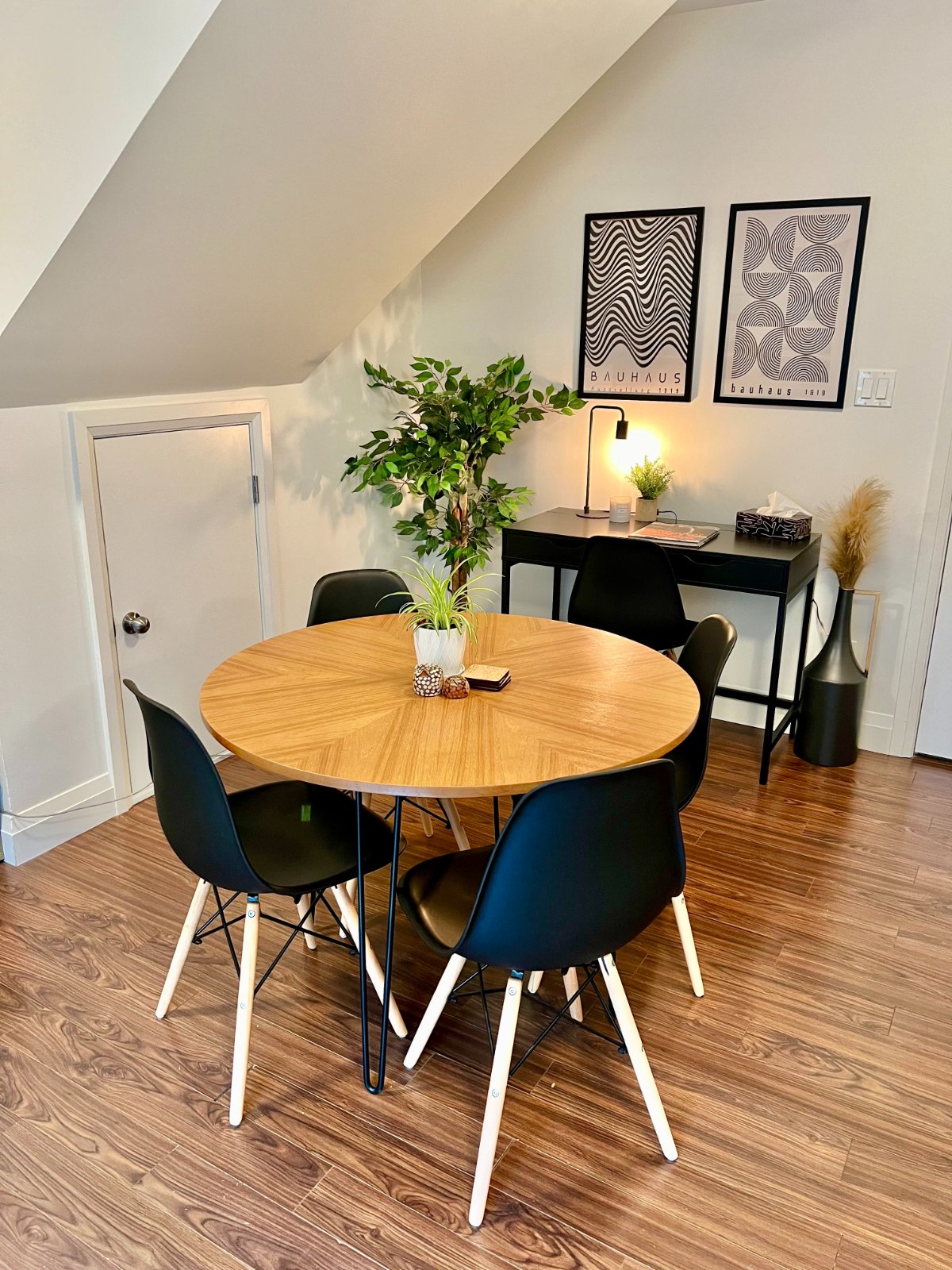 2 Bedroom Basement Suite for Rent - E 17th Ave, Vancouver, BC 3