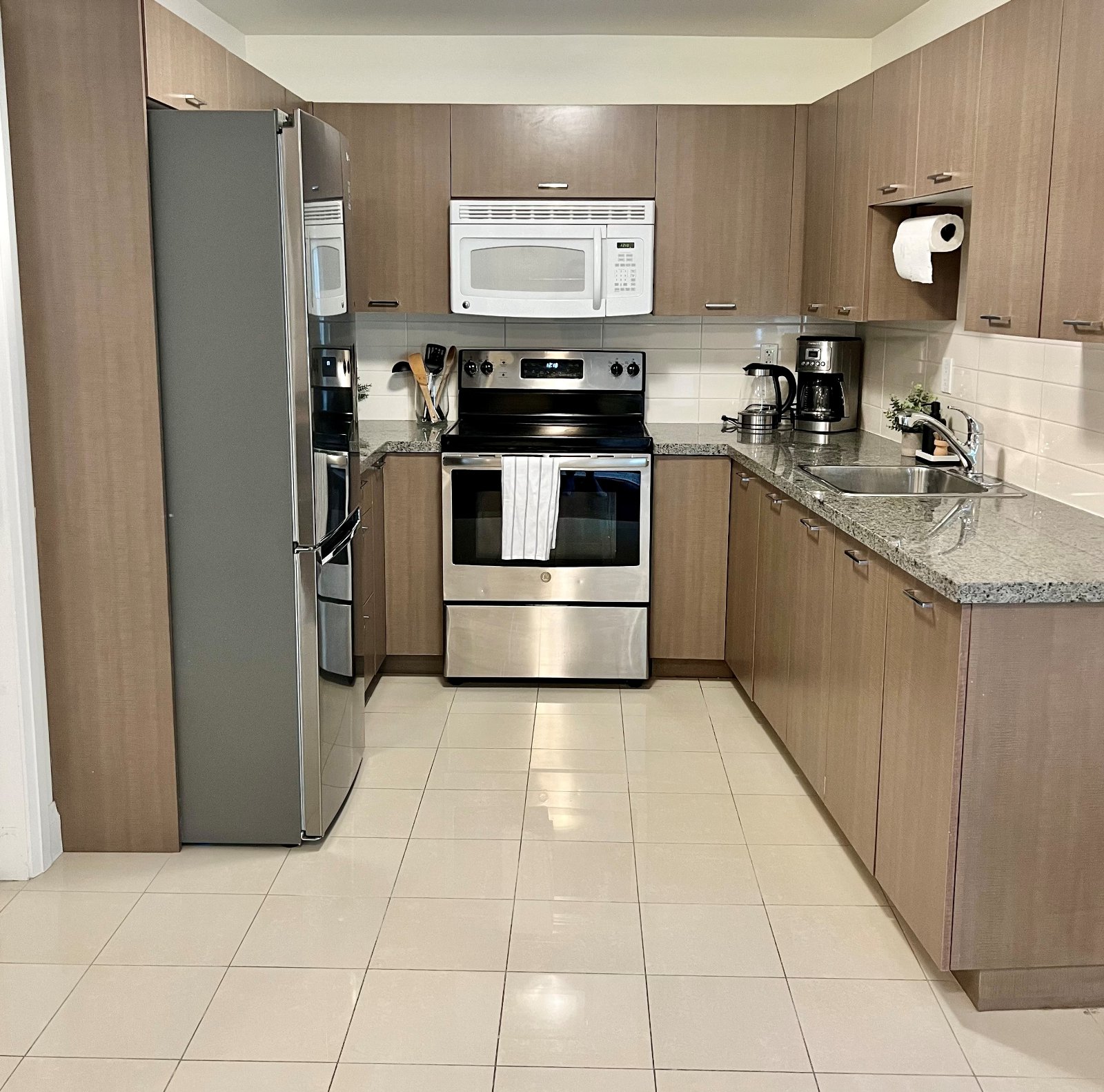 2 Bedroom Basement Suite for Rent - E 17th Ave, Vancouver, BC 4