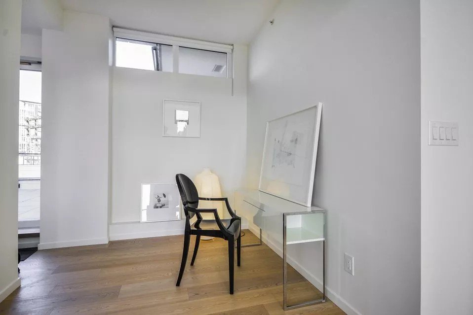 Room in Apartment for Rent - 133 8th Ave E, Vancouver, BC 3