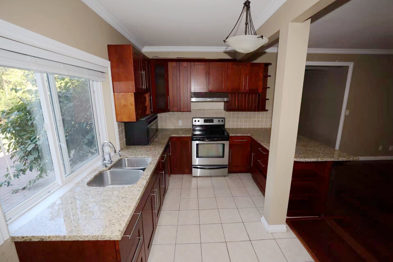 2 Bedroom Basement Suite for Rent - 16389 112 Ave, Surrey, BC 3