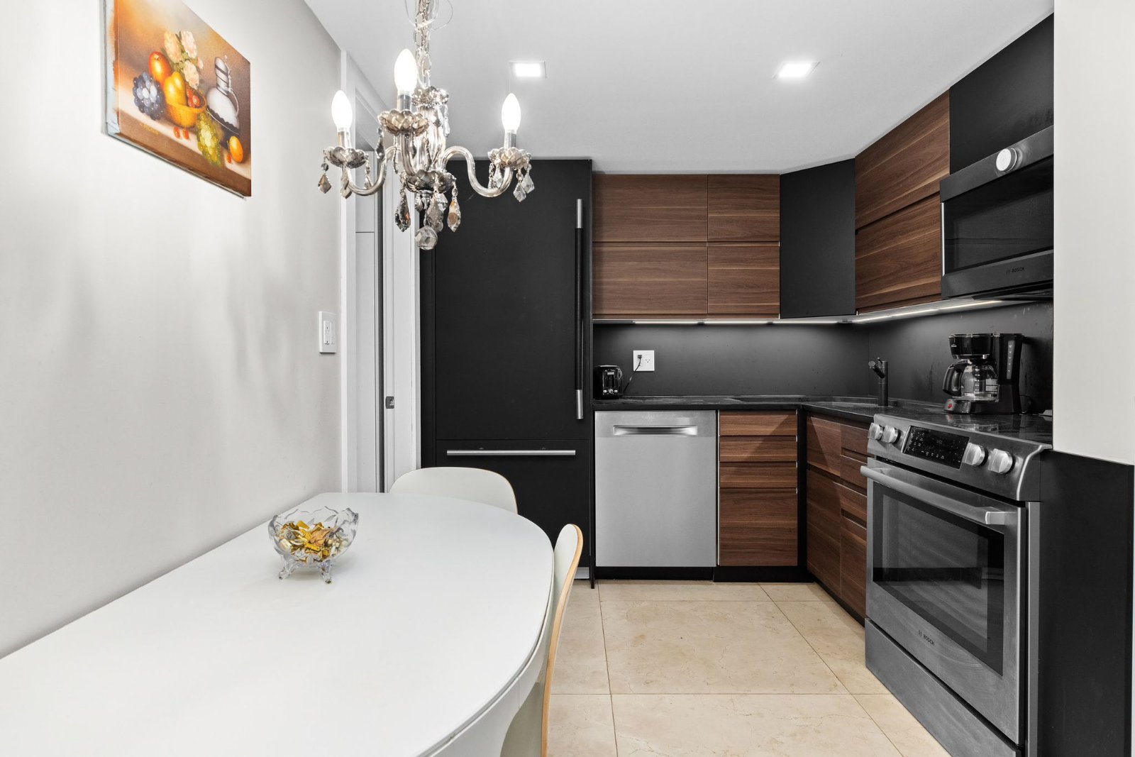 2 Bedroom Garden Suite for Rent - 1162 Chartwell Cres, West Vancouver, BC 3