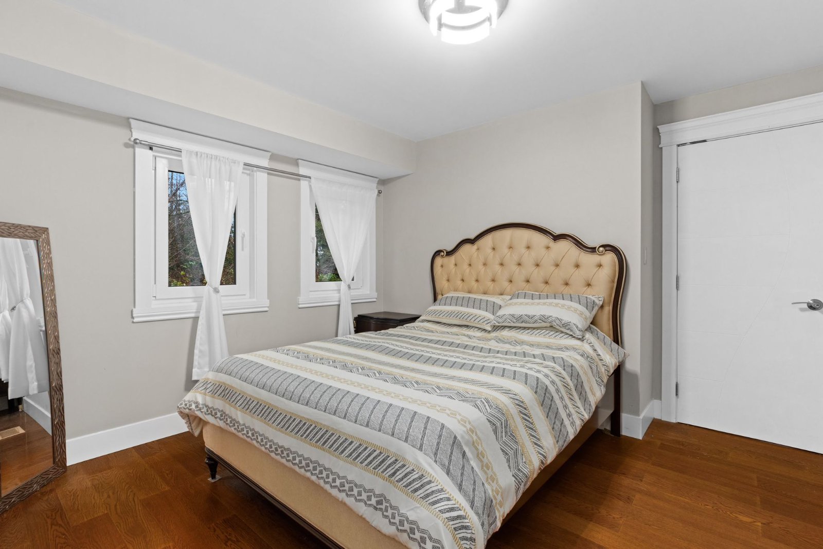 2 Bedroom Garden Suite for Rent - 1162 Chartwell Cres, West Vancouver, BC 5