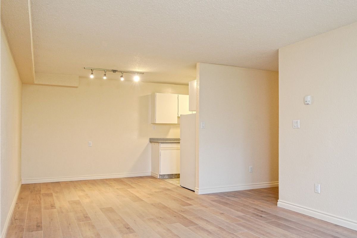 Studio Apartment for Rent - 180 Croft Street, Victoria, BC 4