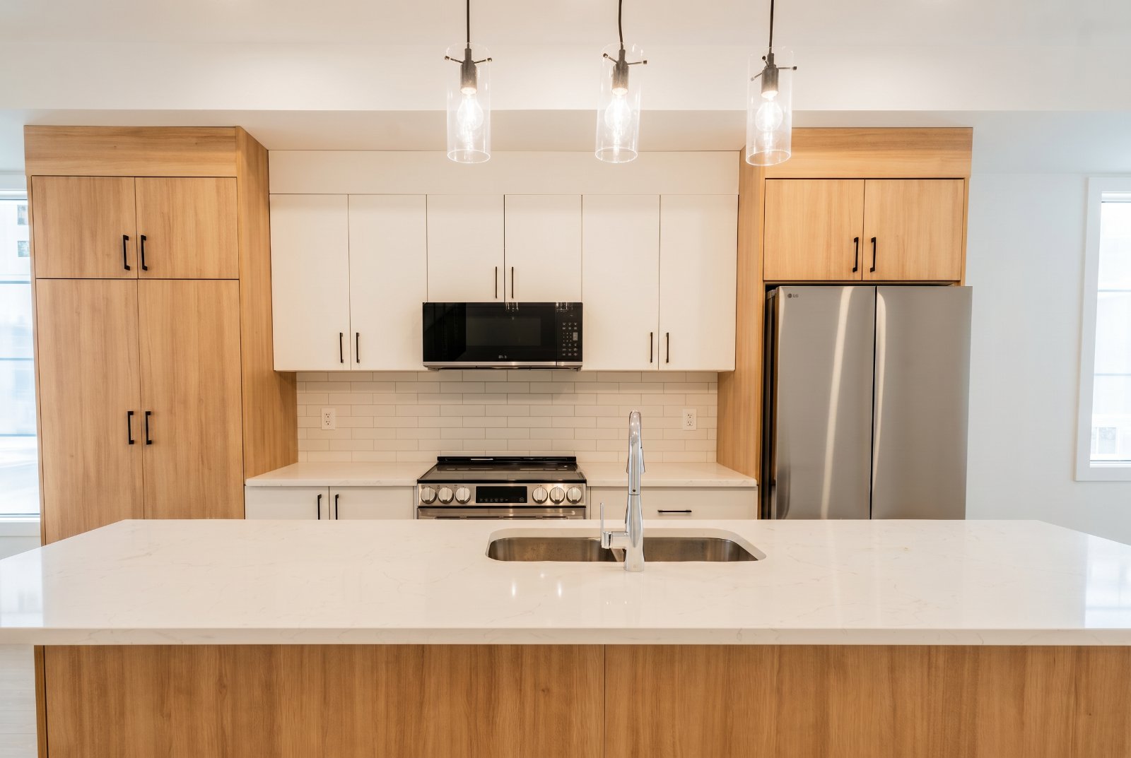 3 Bedroom Townhouse for Rent - 1735 28 St SW, Calgary, AB 4