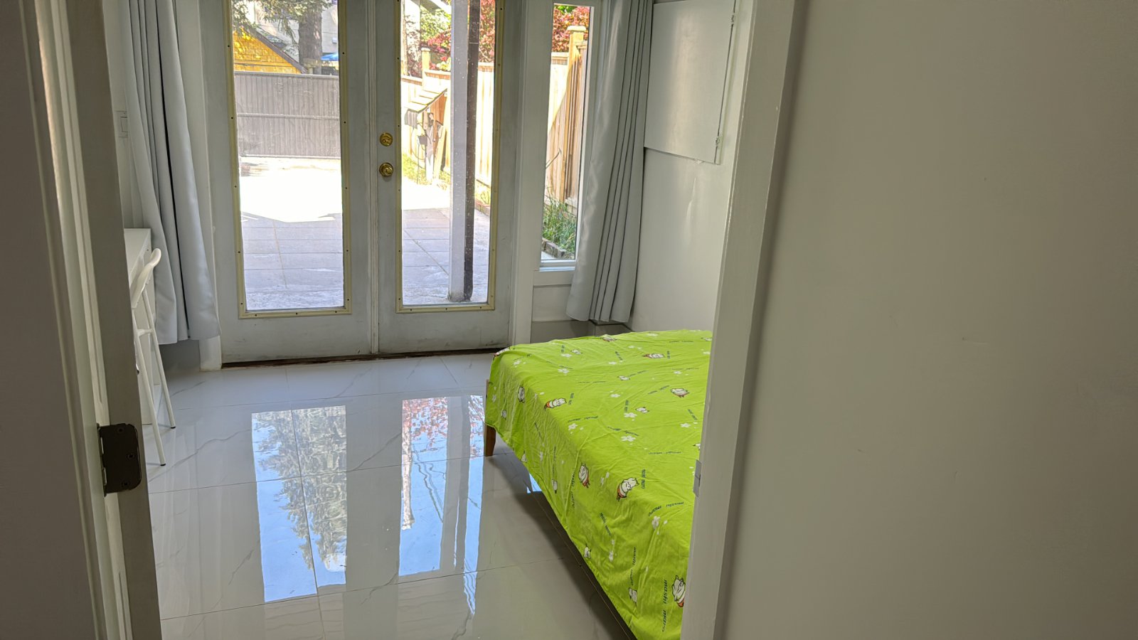 Room in House for Rent - W 13th Ave, Vancouver, BC 2