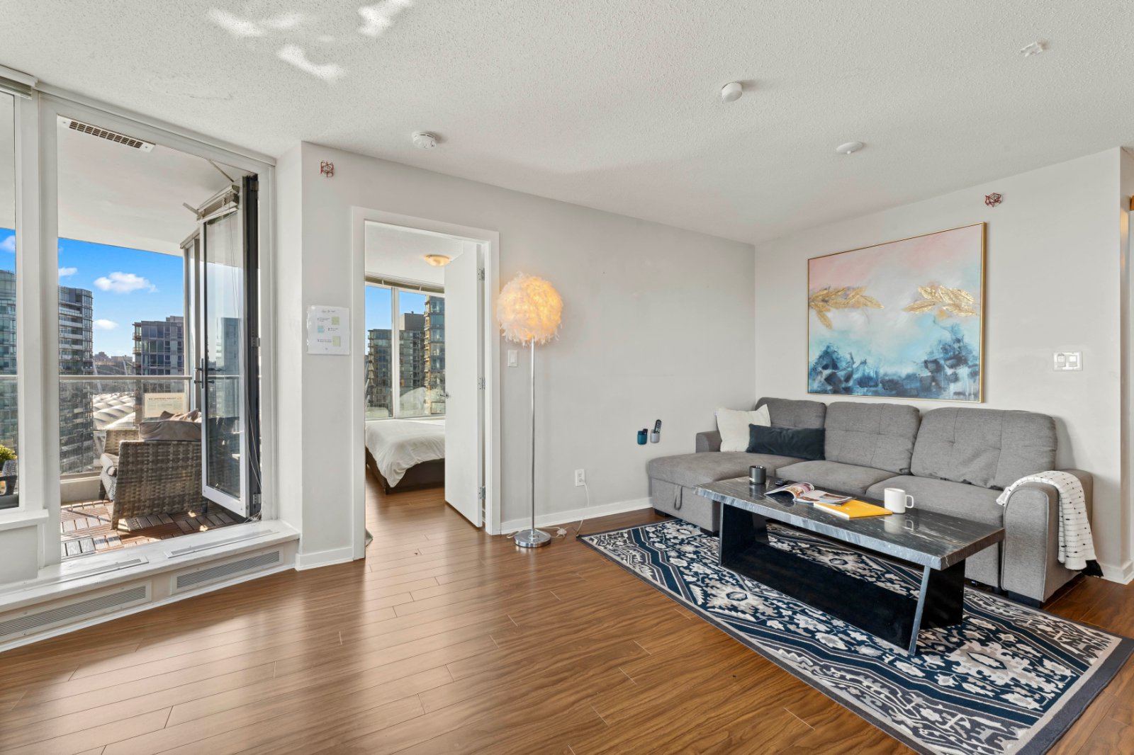 2 Bedroom Apartment for Rent - 188 Keefer Pl, Vancouver, BC 3