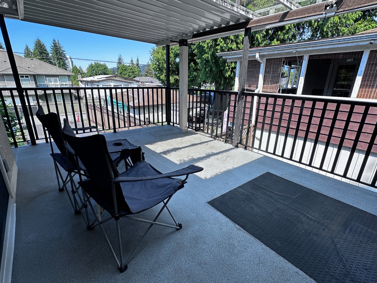 2 Bedroom House for Rent - 702 Blue Mountain St, Coquitlam, BC 3