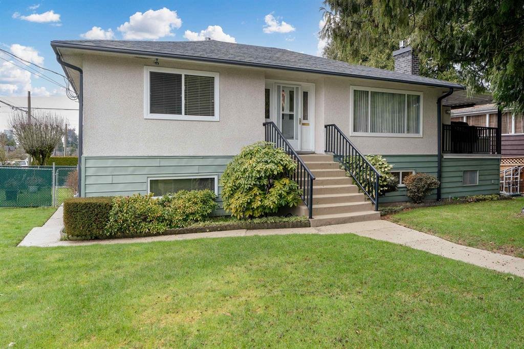 2 Bedroom House for Rent - 702 Blue Mountain St, Coquitlam, BC 4