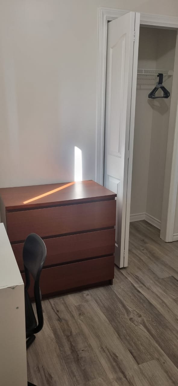 Room in House for Rent - 3530 Wellington Ave, Vancouver, BC 5