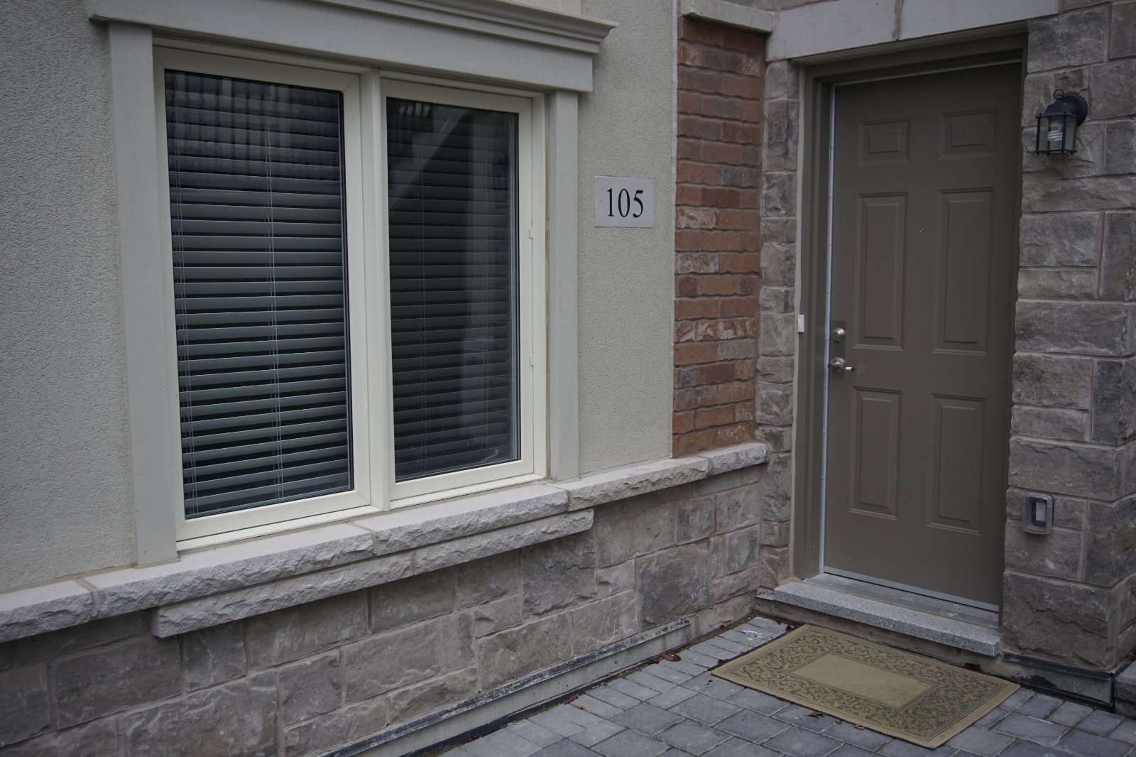 2 Bedroom Townhouse for Rent - 17 Coneflower Cres, York, ON 3