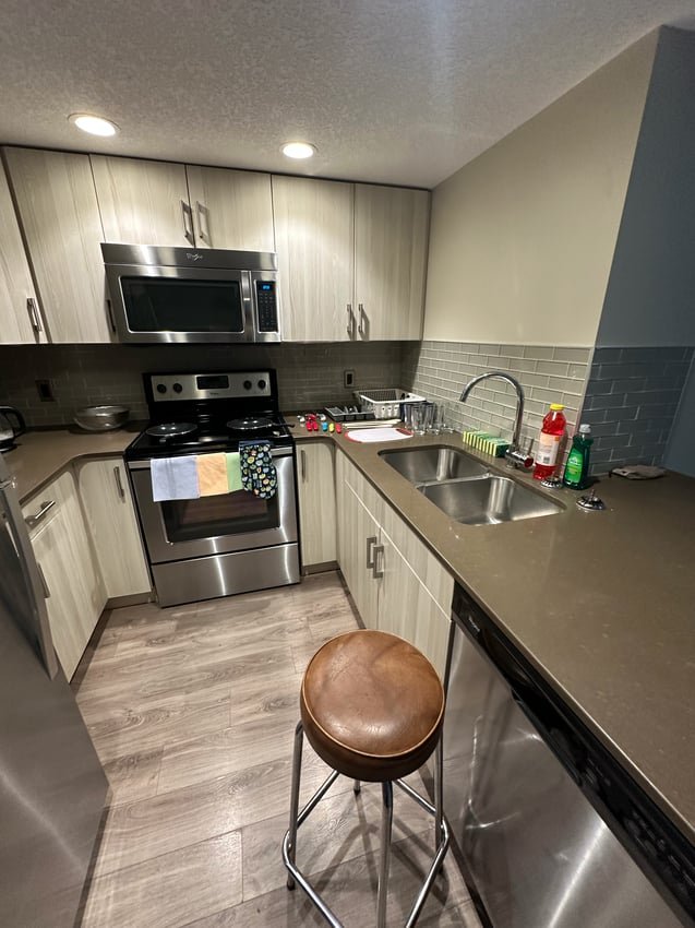 Room in Apartment for Rent - 1235 11 Ave SW, Calgary, AB 4