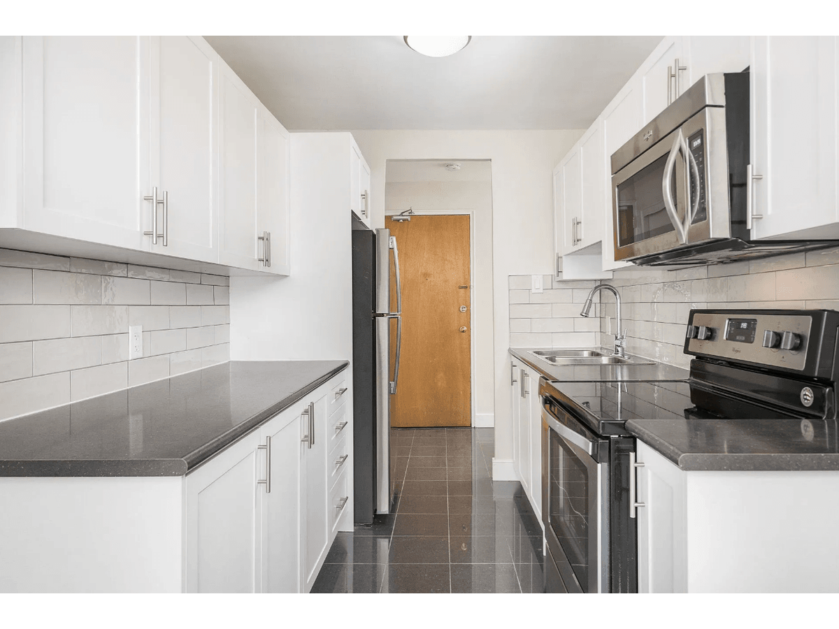 3 Bedroom Apartment for Rent - 200 Ridley Boulevard, Toronto, ON 3