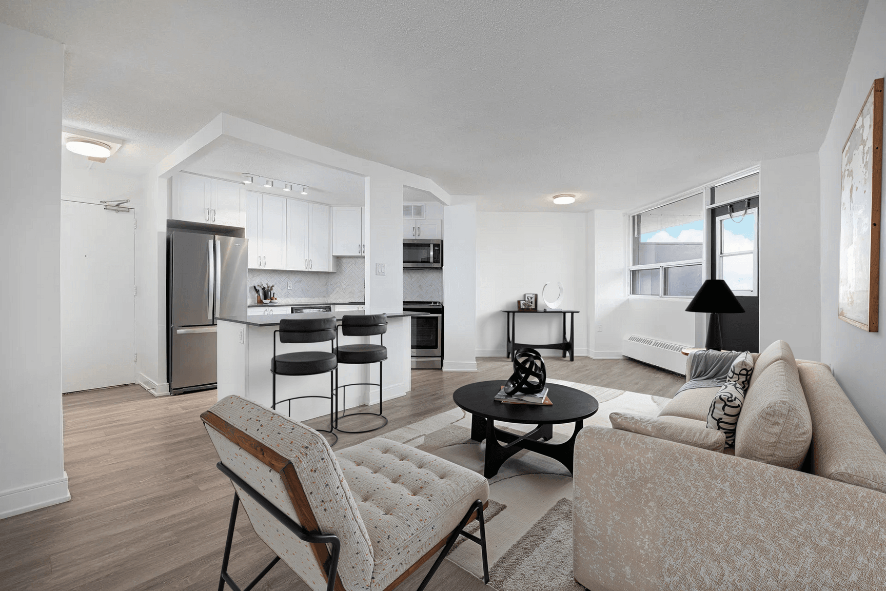 2 Bedroom Apartment for Rent - 3122 Hurontario St, Mississauga, ON 2