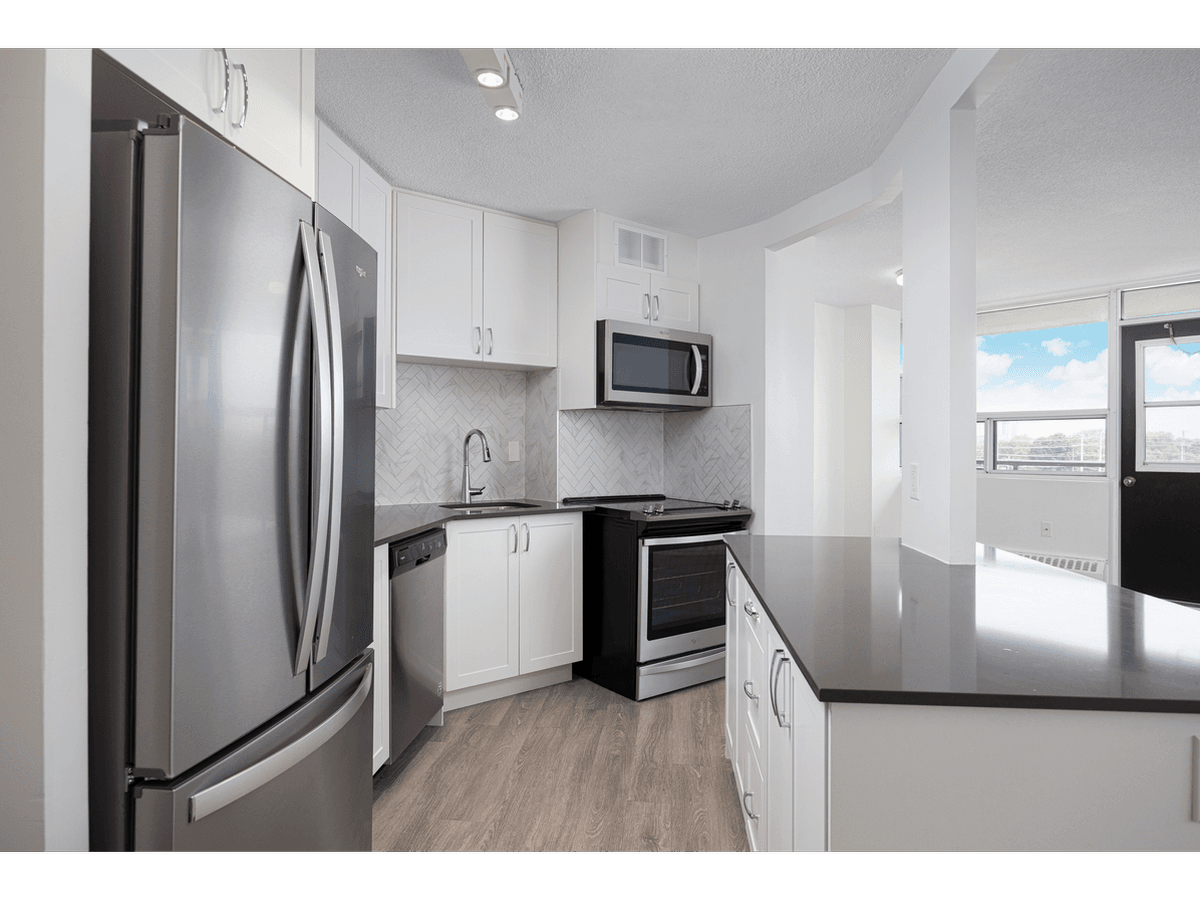 2 Bedroom Apartment for Rent - 3122 Hurontario St, Mississauga, ON 3