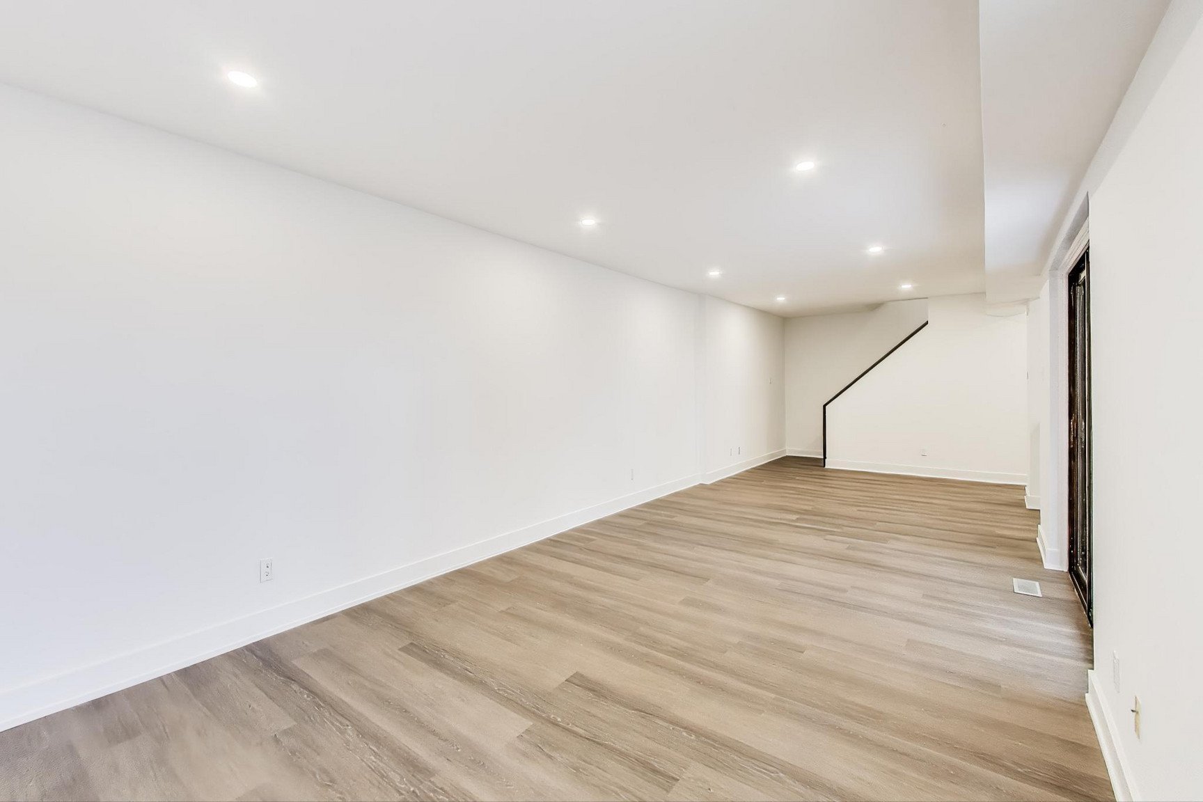 Studio Townhouse for Rent - 400 390 - 400 Woodsworth Road, North York, ON 5