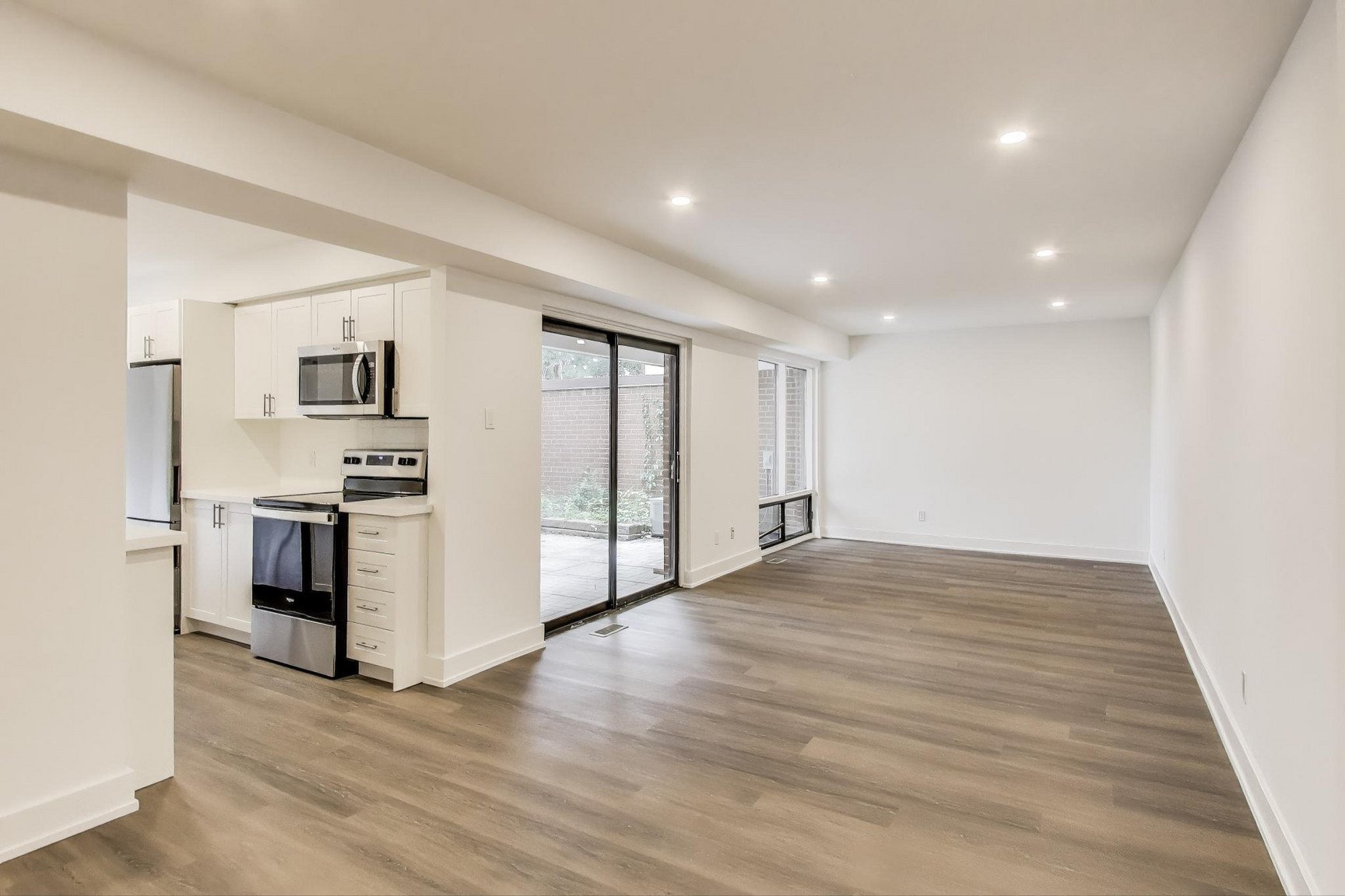 Studio Townhouse for Rent - 400 390 - 400 Woodsworth Road, North York, ON 3
