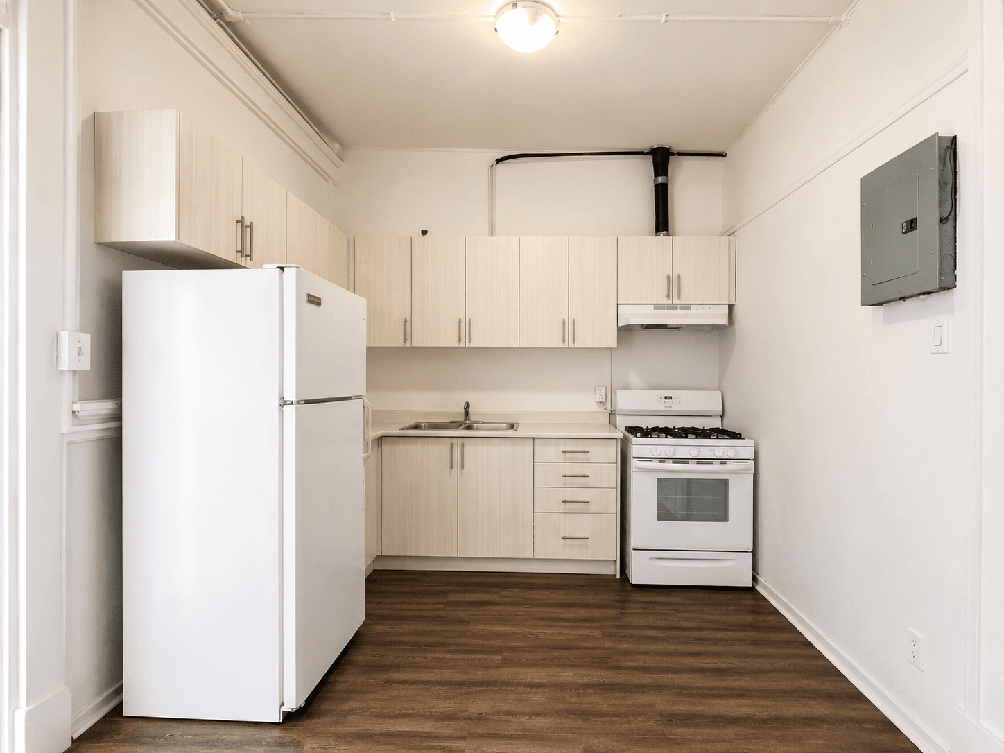 2 Bedroom Apartment for Rent - 2980 Dundas St W, Toronto, ON 2