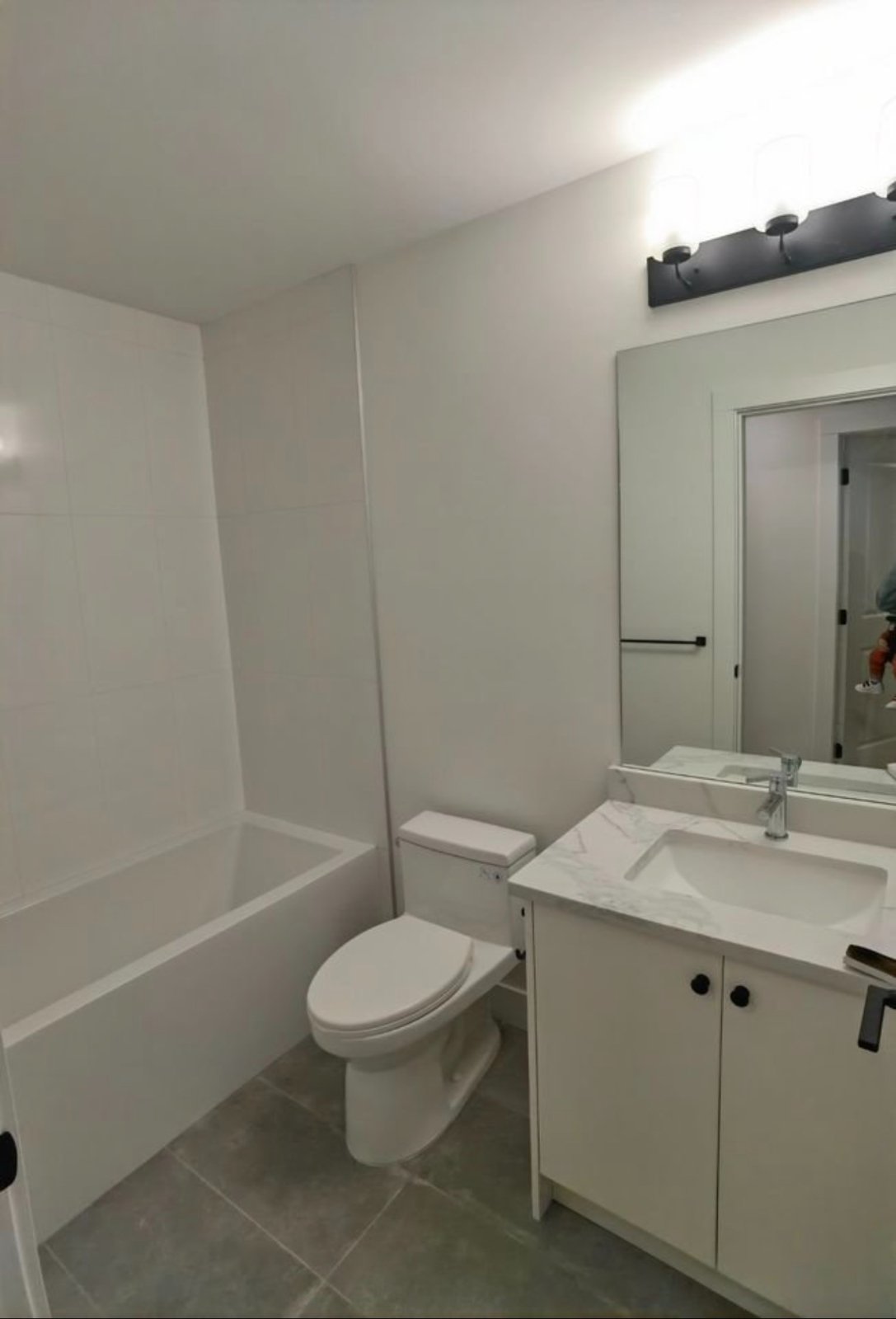 2 Bedroom House for Rent - 168 St, Surrey, BC 3