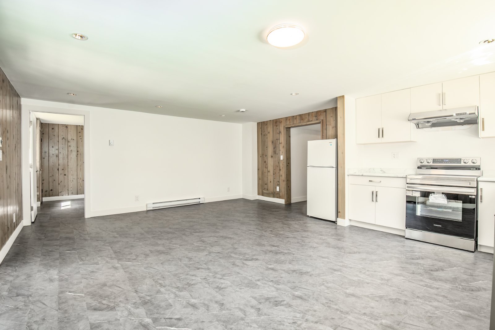 2 Bedroom Garden Suite for Rent - 6090 Collingwood Pl, Vancouver, BC 4