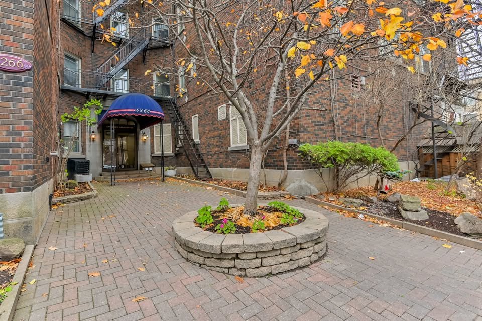 3 Bedroom Apartment for Rent - 4266 Avenue Old Orchard, Montréal, QC 4