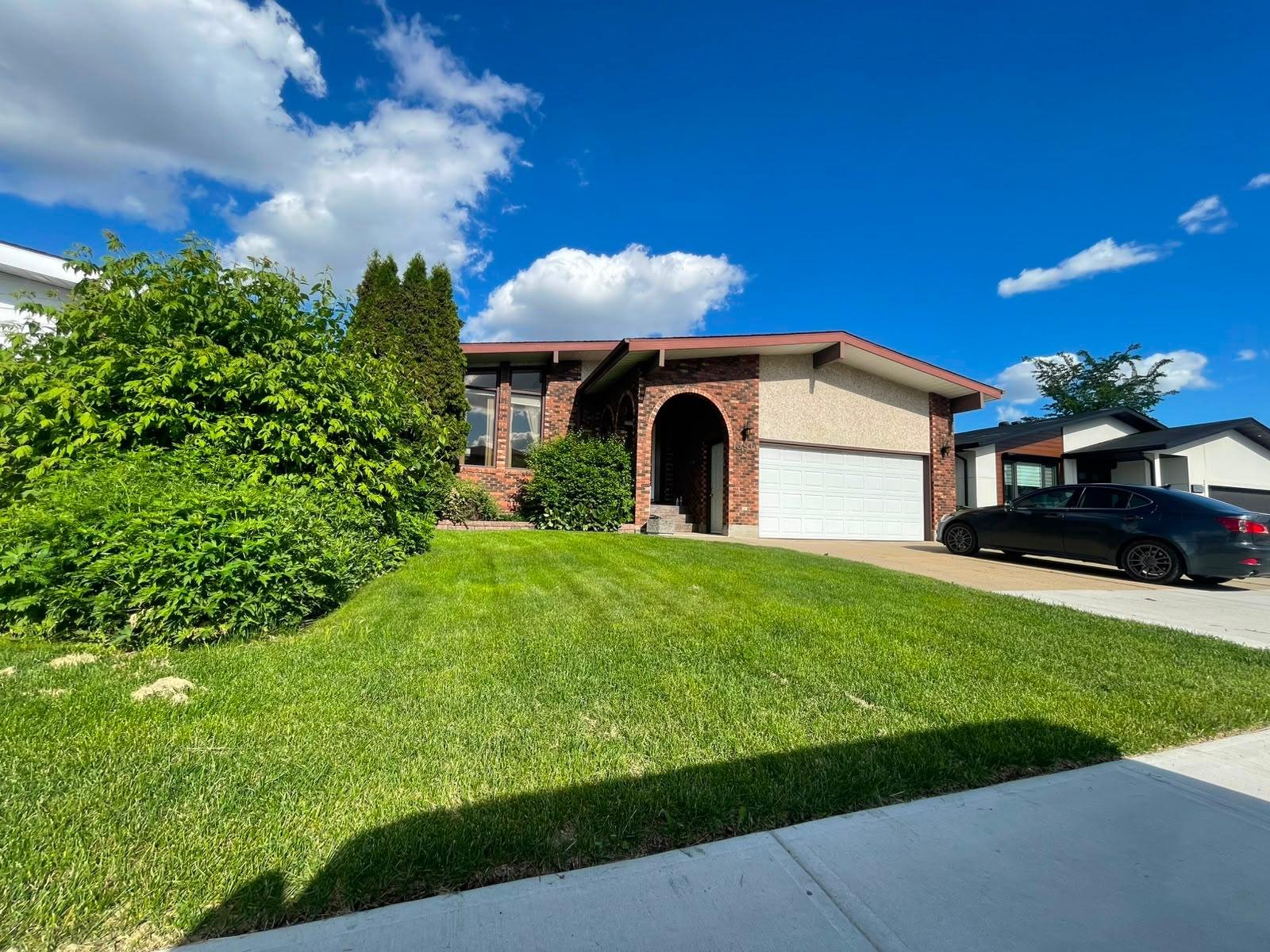 5 Bedroom House for Rent - 102 St NW, Edmonton, AB 2