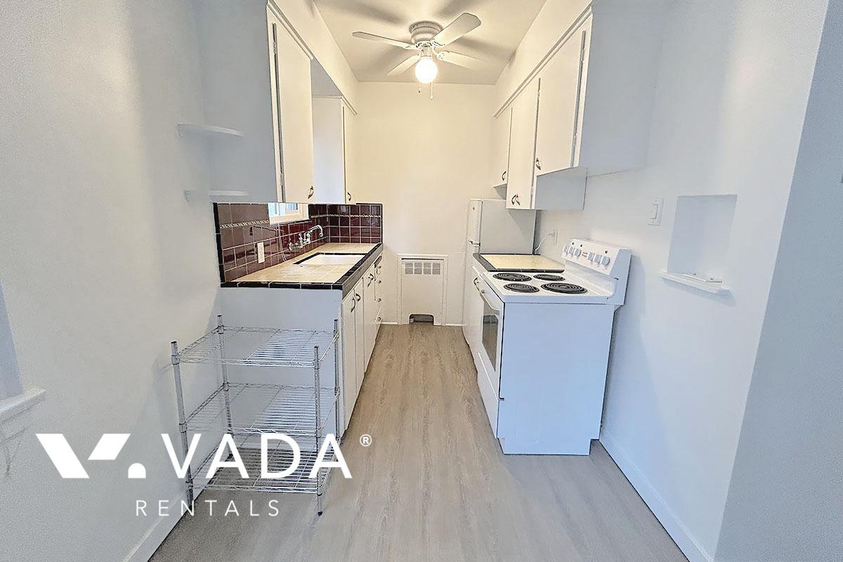 Studio Apartment for Rent - 1208 Burnaby Street, Vancouver, BC 5