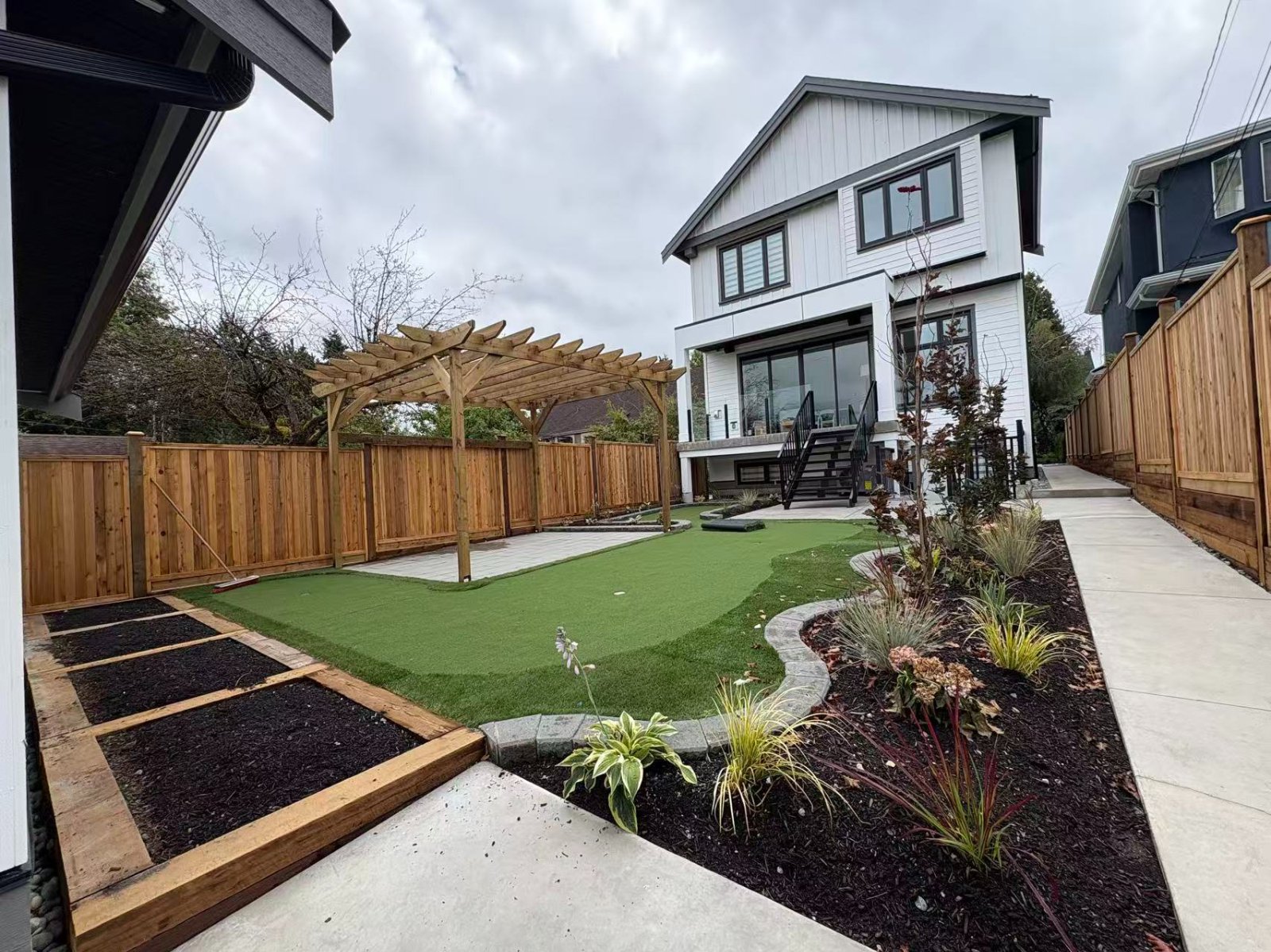 2 Bedroom Basement Suite for Rent - 945 E 28th Ave, Vancouver, BC 2