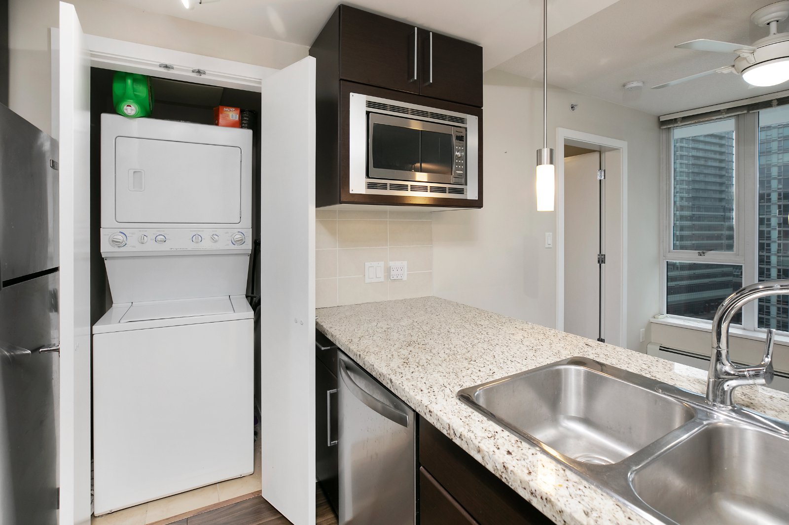 2 Bedroom Apartment for Rent - 188 Keefer Pl, Vancouver, BC 5