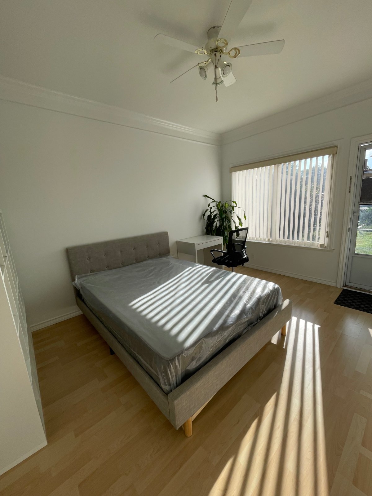 2 Bedroom Private Suite for Rent - 14th Ave, Burnaby, BC 2