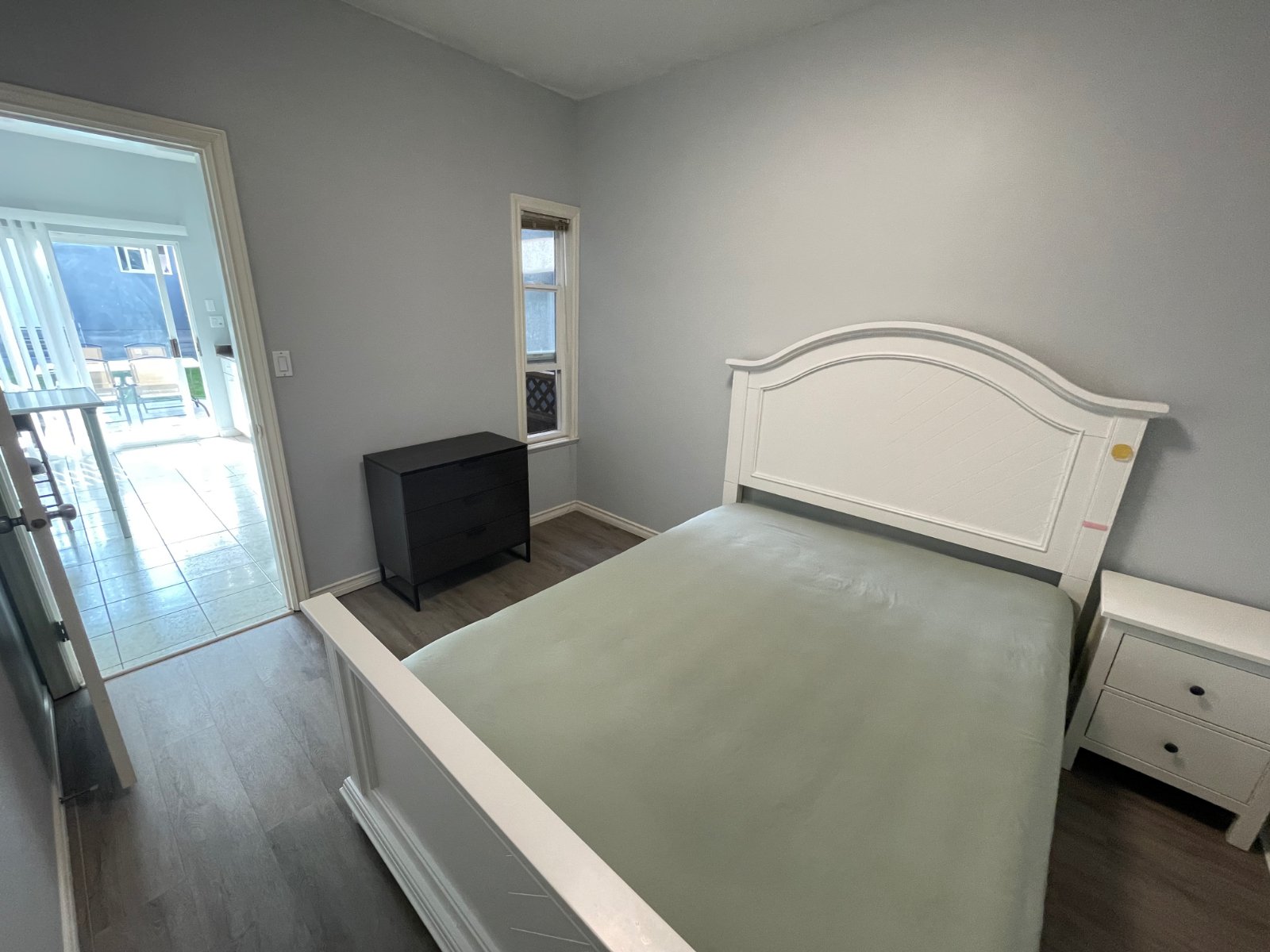 2 Bedroom Private Suite for Rent - 14th Ave, Burnaby, BC 4