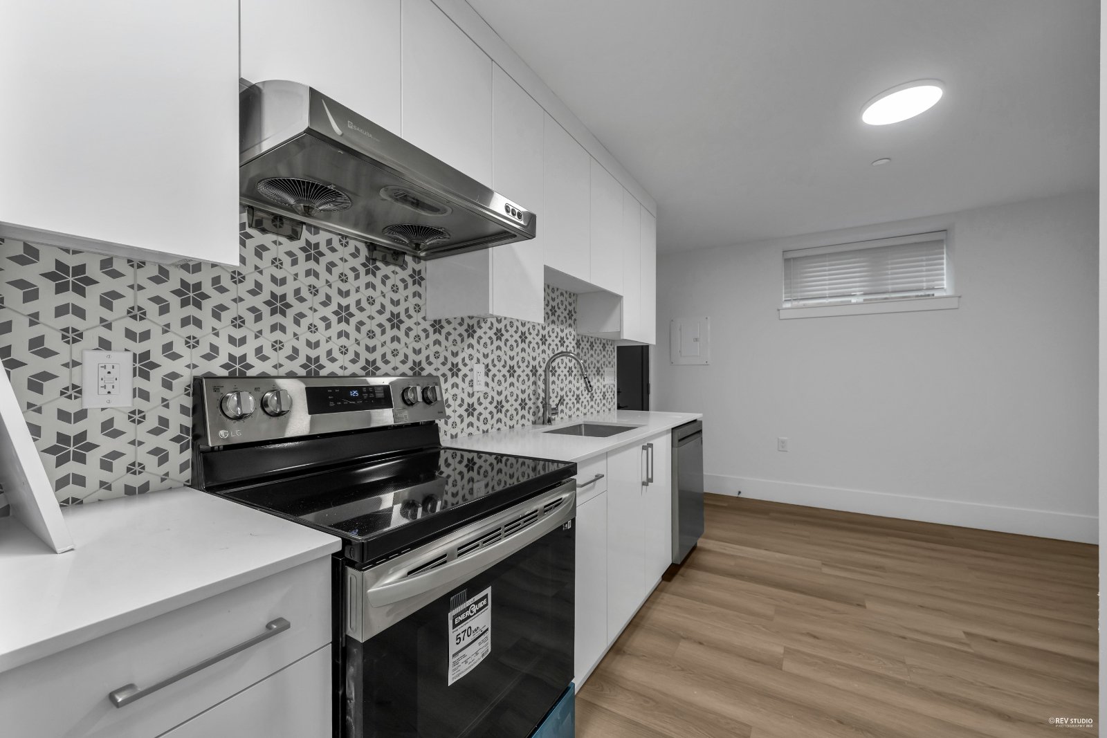 2 Bedroom Private Suite for Rent - E 45th Ave, Vancouver, BC 3
