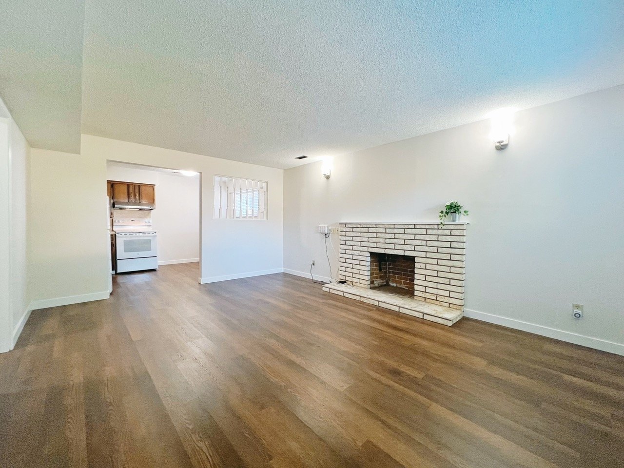 3 Bedroom Garden Suite for Rent - Joyce St, Vancouver, BC 5