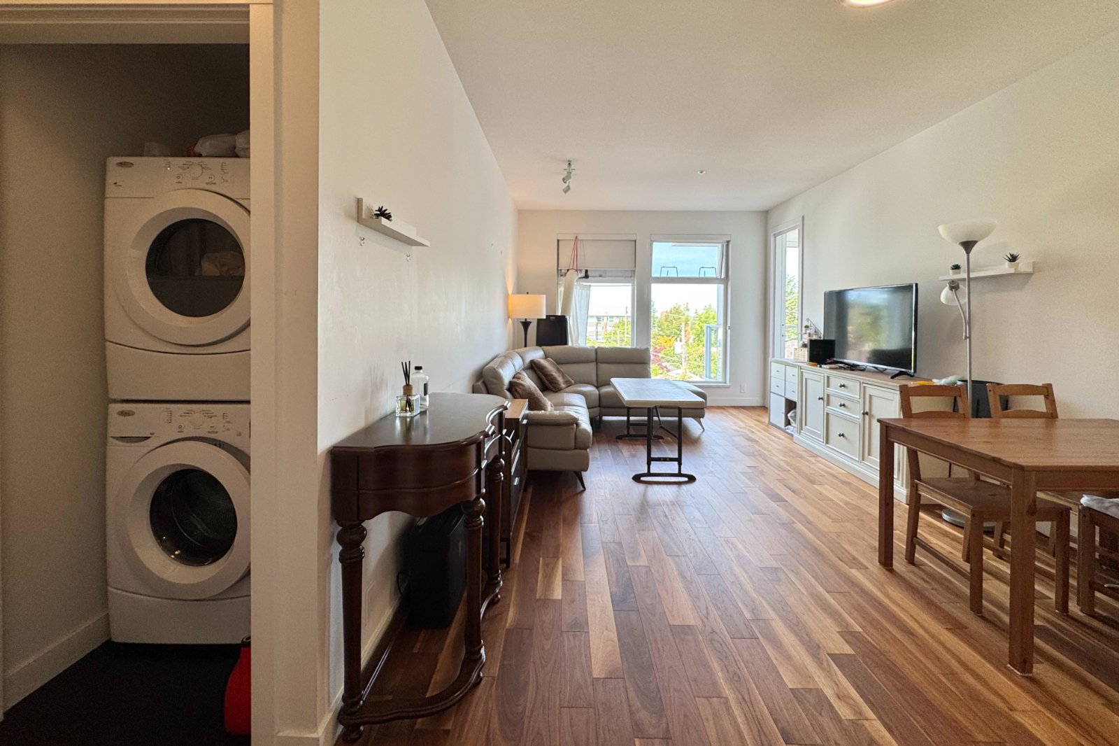 2 Bedroom Apartment for Rent - 4867 Cambie St, Vancouver, BC 5