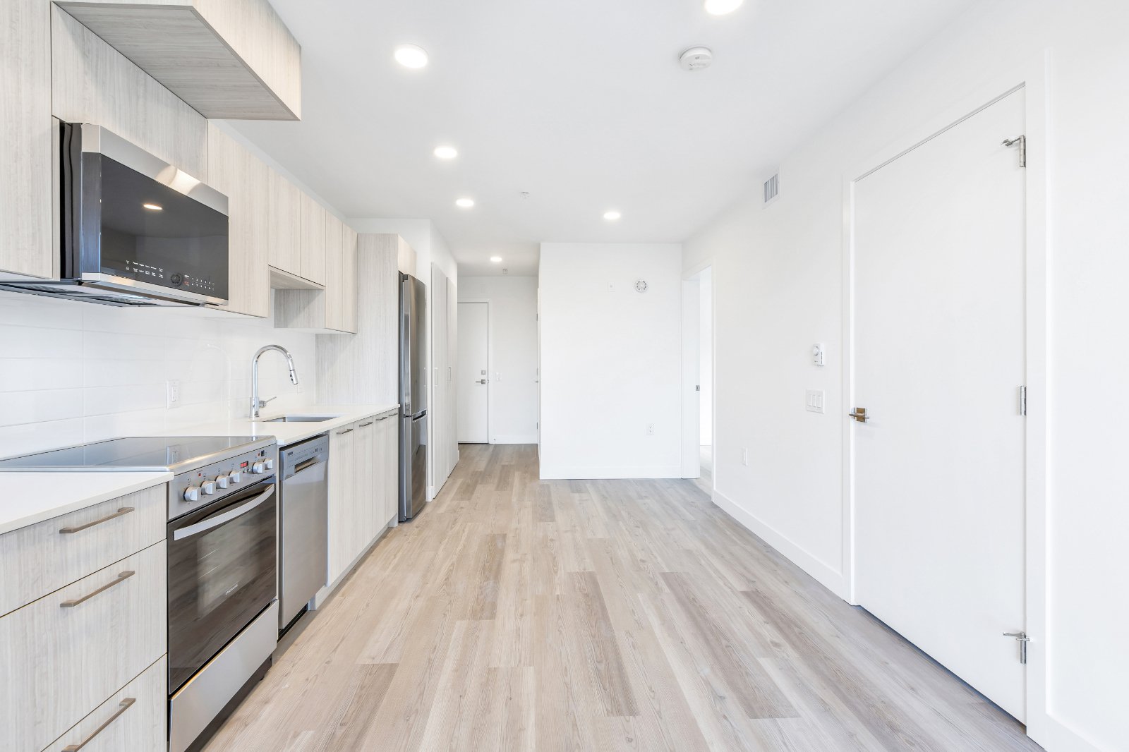 2 Bedroom Apartment for Rent - 8605 Laurel Street, Vancouver, BC 3