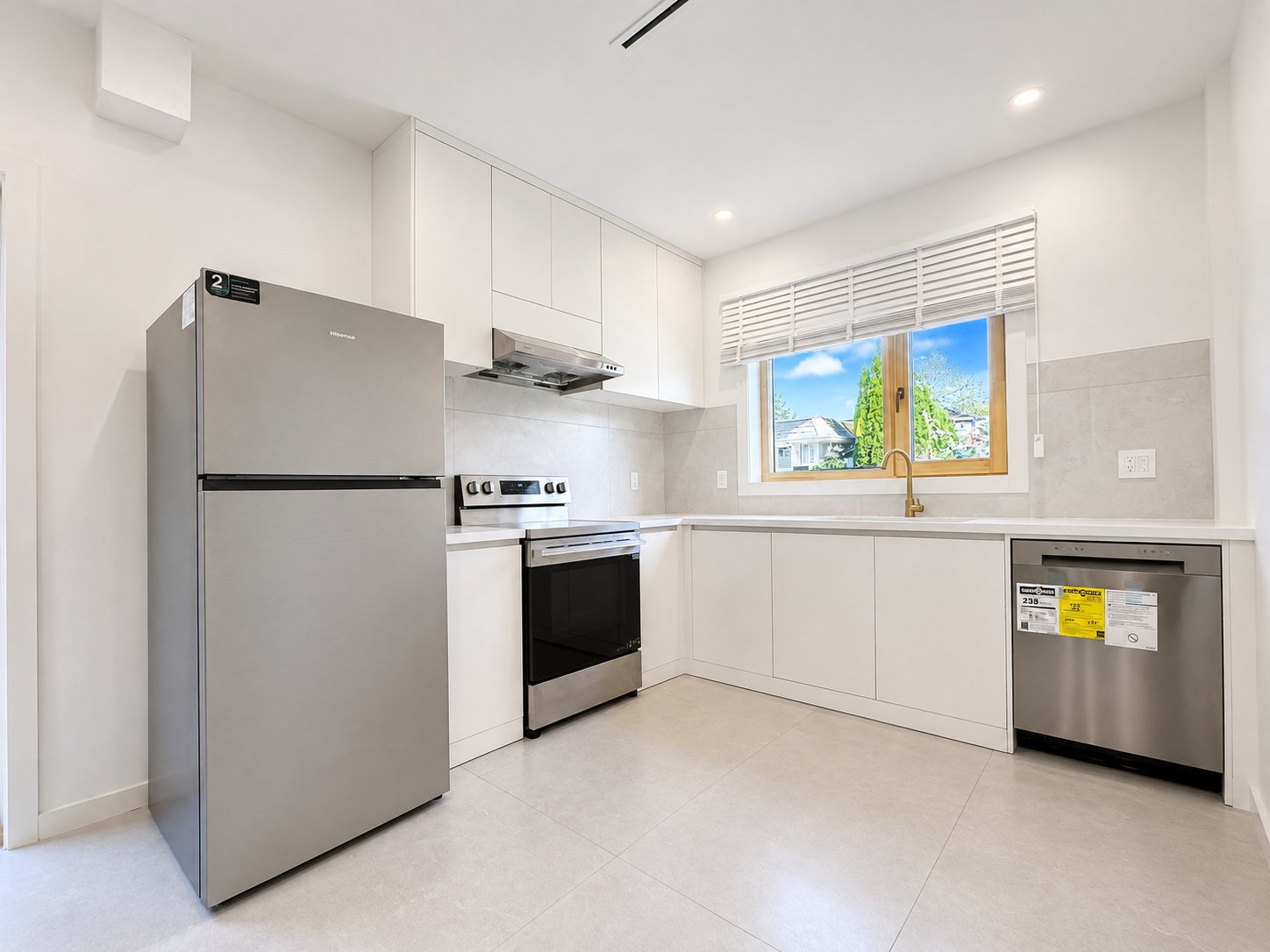 3 Bedroom House for Rent - 2249 W 33rd Ave, Vancouver, BC 3