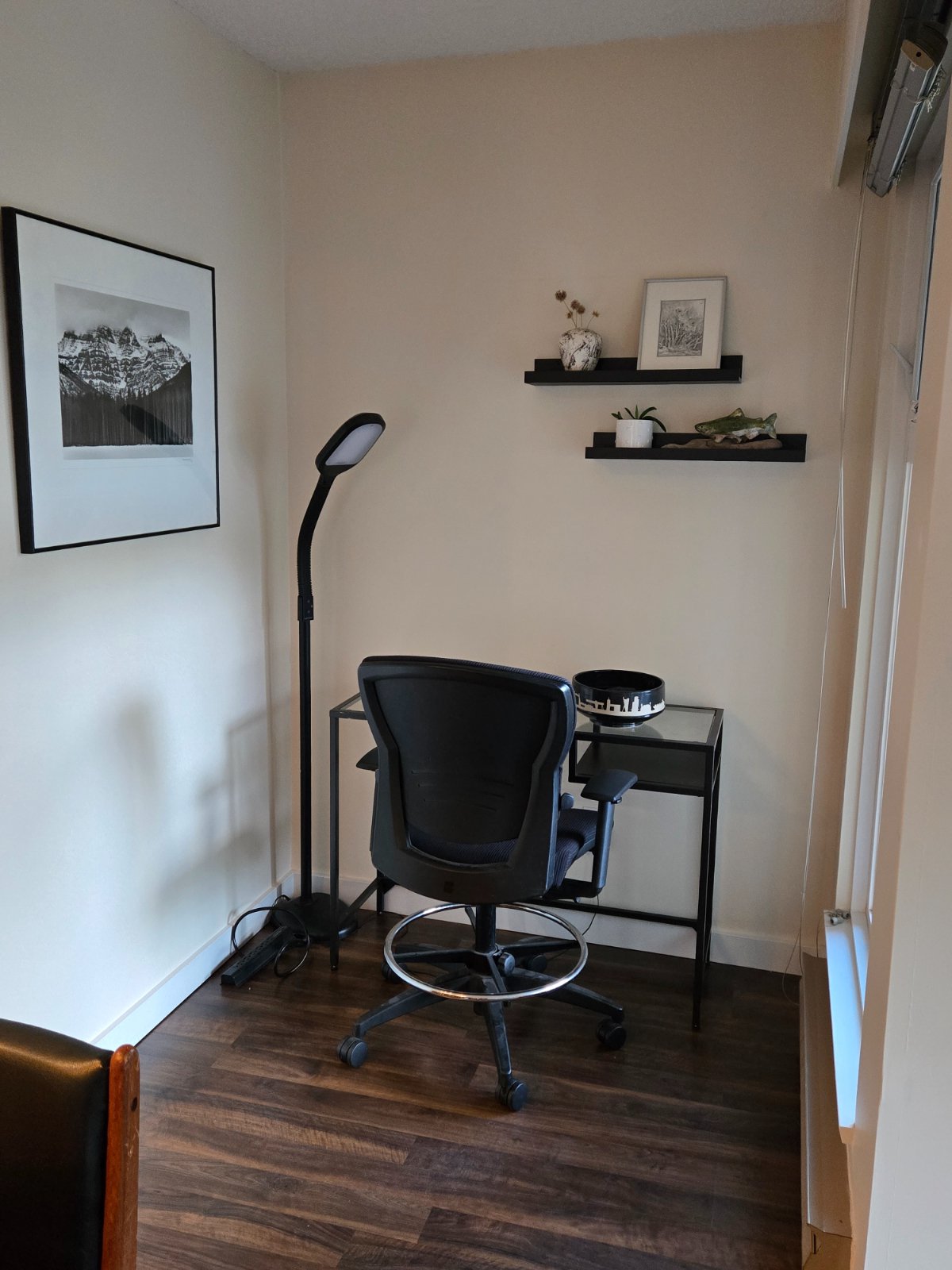 2 Bedroom Apartment for Rent - 1035 11th Ave W, Vancouver, BC 4