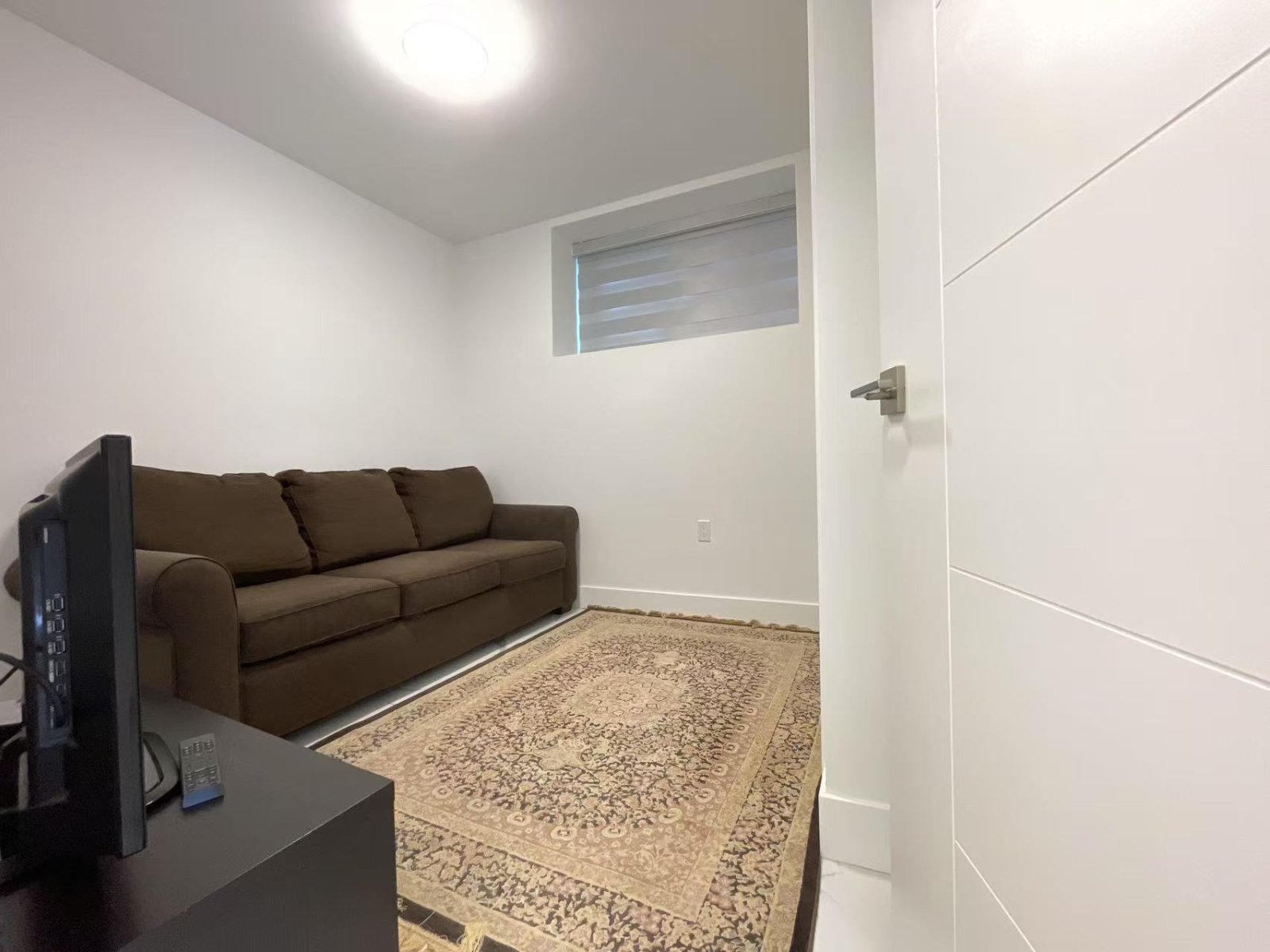 2 Bedroom Basement Suite for Rent - W 60th Ave, Vancouver, BC 2