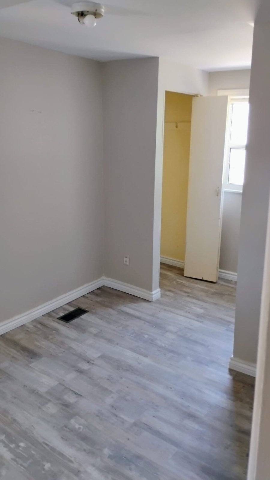 2 Bedroom House for Rent - 2394 Pillette Rd, Windsor, ON 3