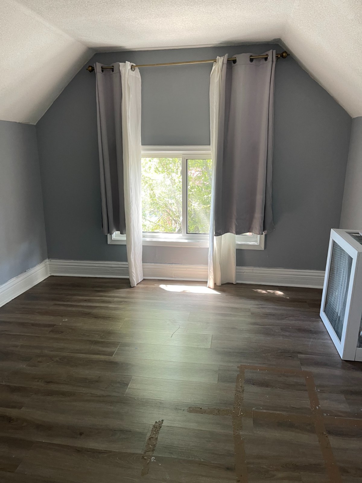 2 Bedroom Apartment for Rent - 45 Ontario Ave, Hamilton, ON 4