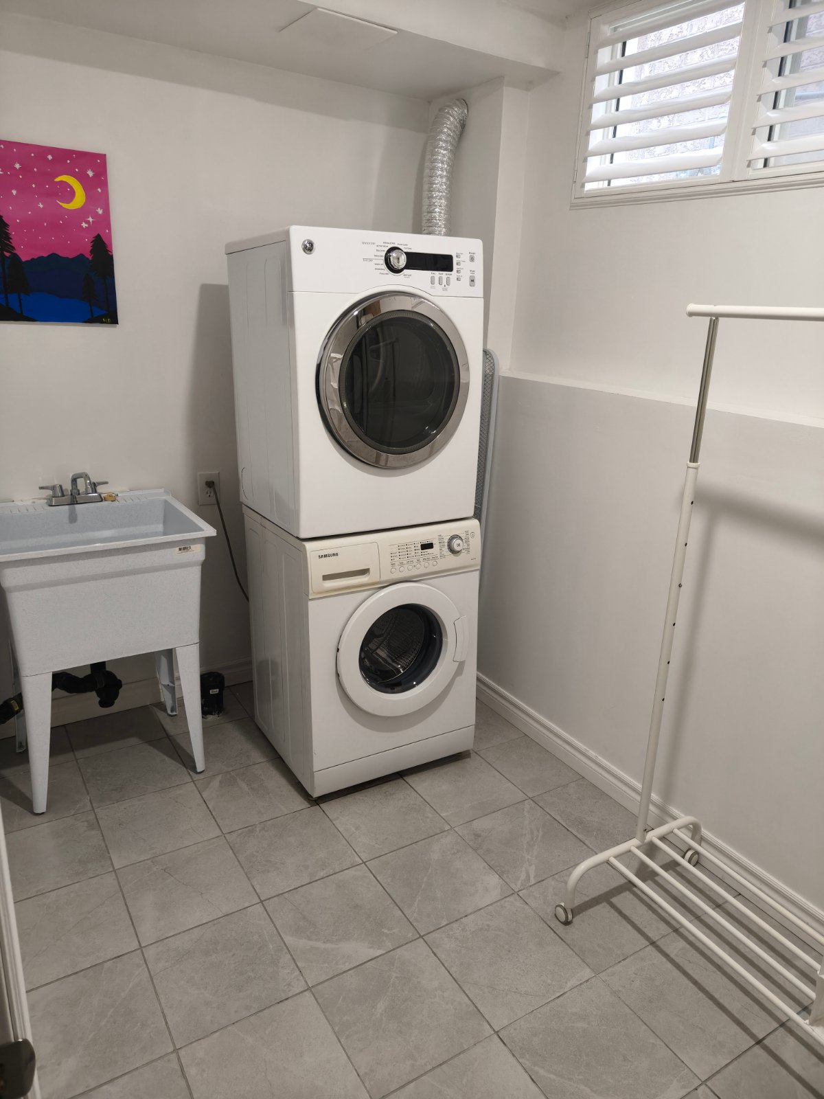 2 Bedroom Private Suite for Rent - Edgehill Dr, Hamilton, ON 4