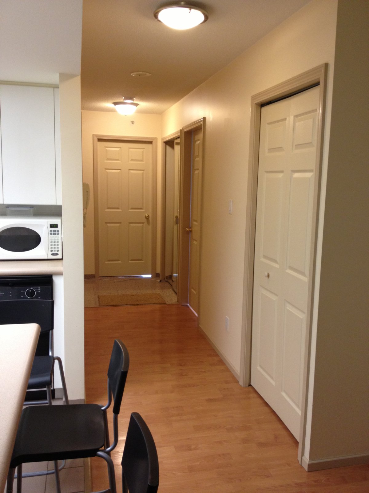 Room in Apartment for Rent - 1159 Main St, Vancouver, BC 2