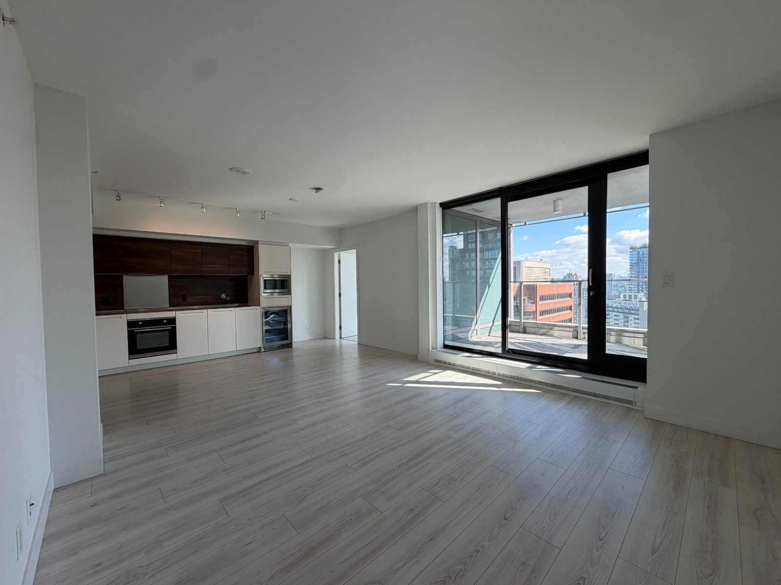 3 Bedroom Apartment for Rent - 1133 Hornby St, Vancouver, BC 2