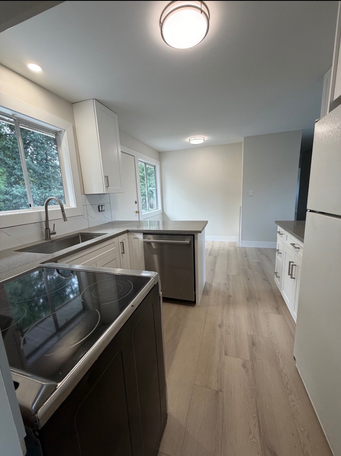 3 Bedroom Garden Suite for Rent - Ridgeway St, Abbotsford, BC 2