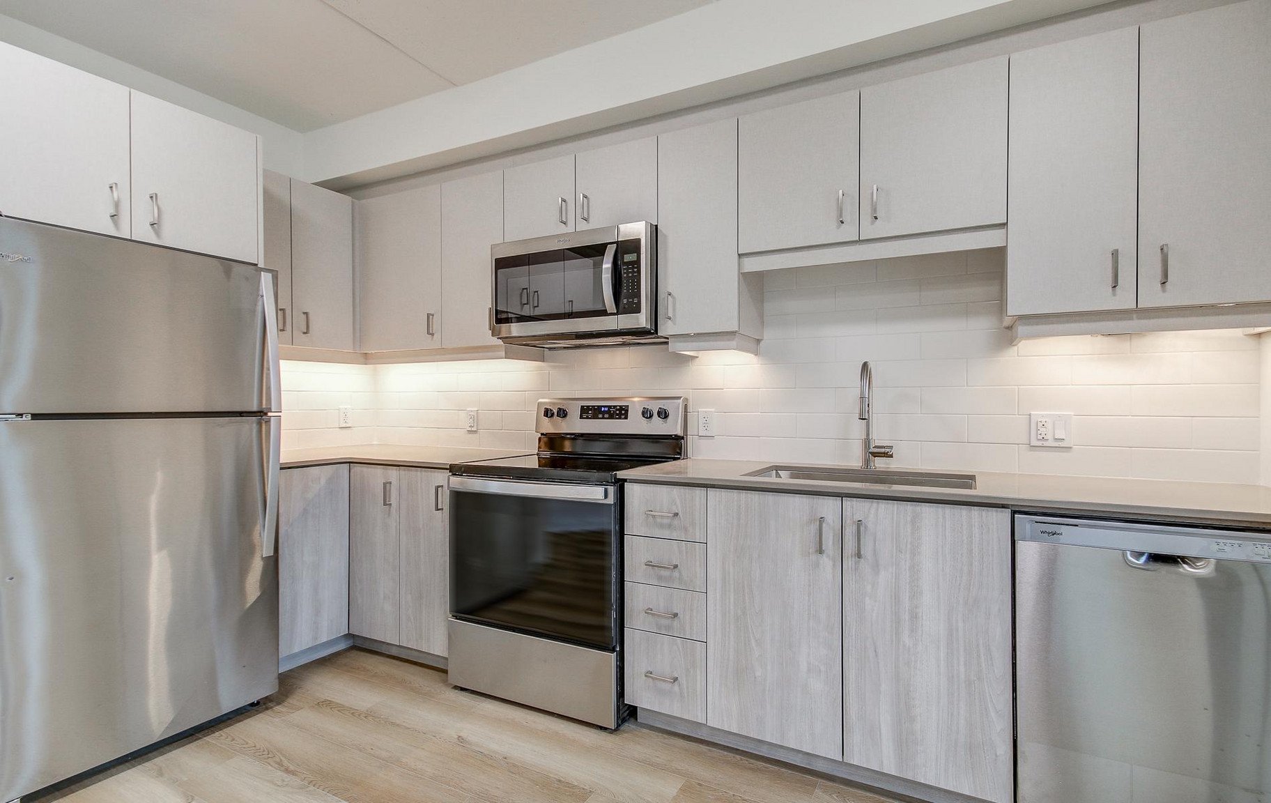 2 Bedroom Apartment for Rent - 90 Carling Street, Hamilton, ON