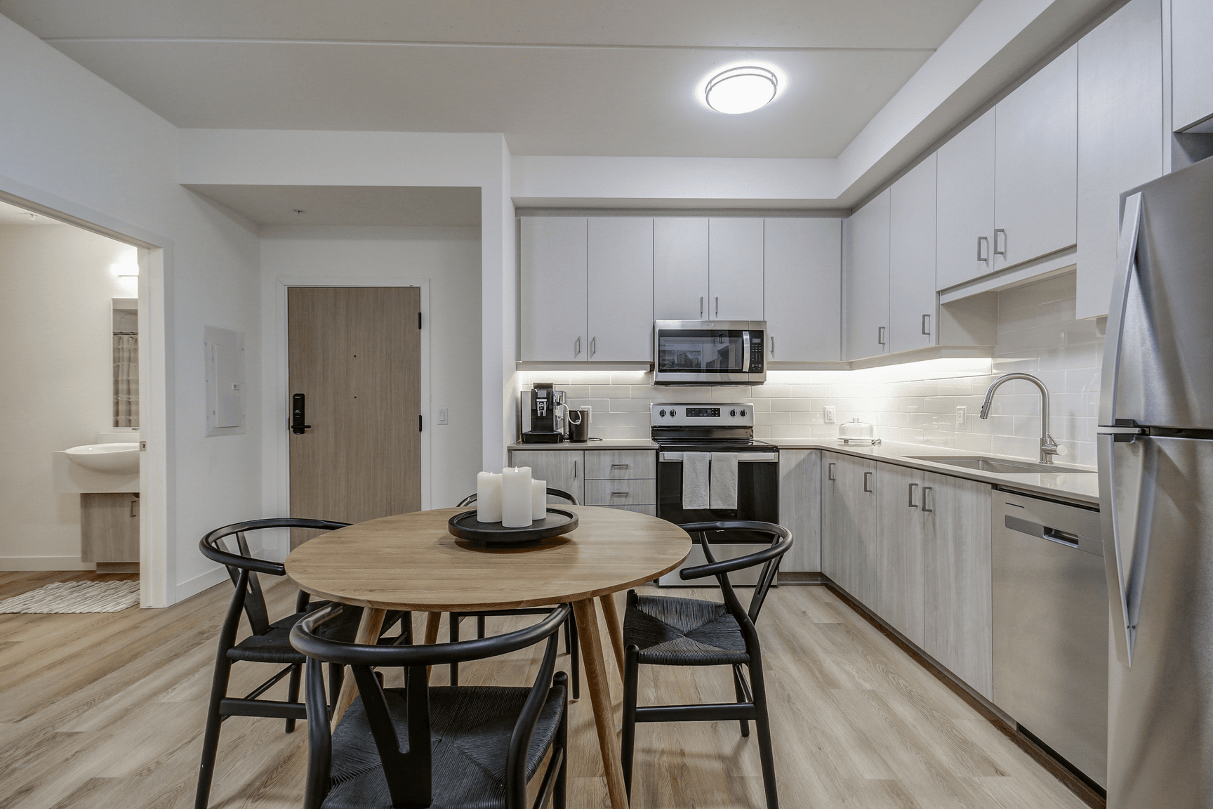 2 Bedroom Apartment for Rent - 90 Carling Street, Hamilton, ON 2