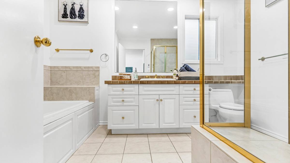 4 Bedroom House for Rent - 2885 132 St, Surrey, BC 5