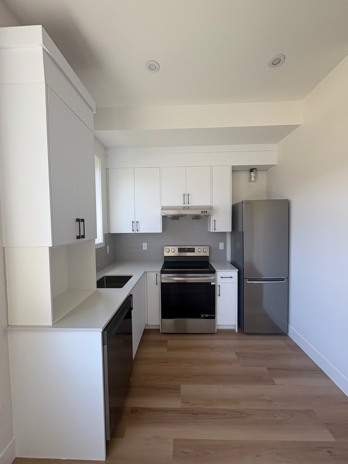 2 Bedroom House for Rent - 9851 Seavale Rd, Richmond, BC 2
