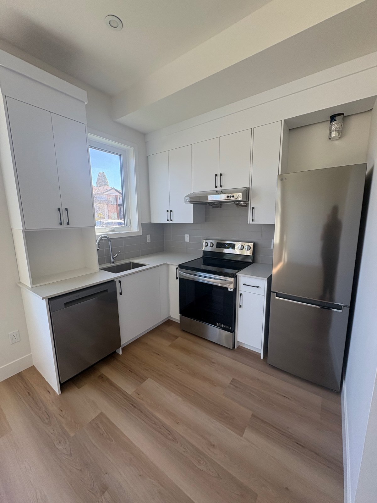 2 Bedroom House for Rent - 9851 Seavale Rd, Richmond, BC 3